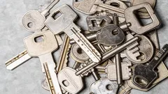 Werfen Sie alte Schlüssel auf keinen Fall weg: 5 geniale Ideen für ihre Verwendung im Haushalt