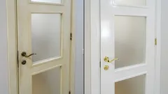 Wie man vergilbte weiß lackierte Türen aufhellt